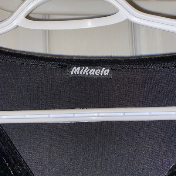 Velvet-like Ruched Longsleeve - Picture 2 of 3